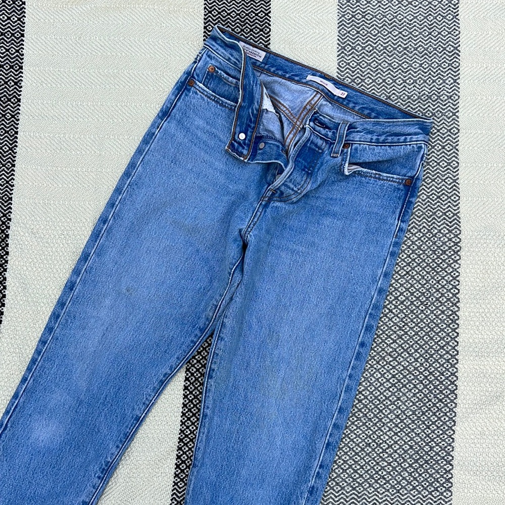 Levi’s Wedgie